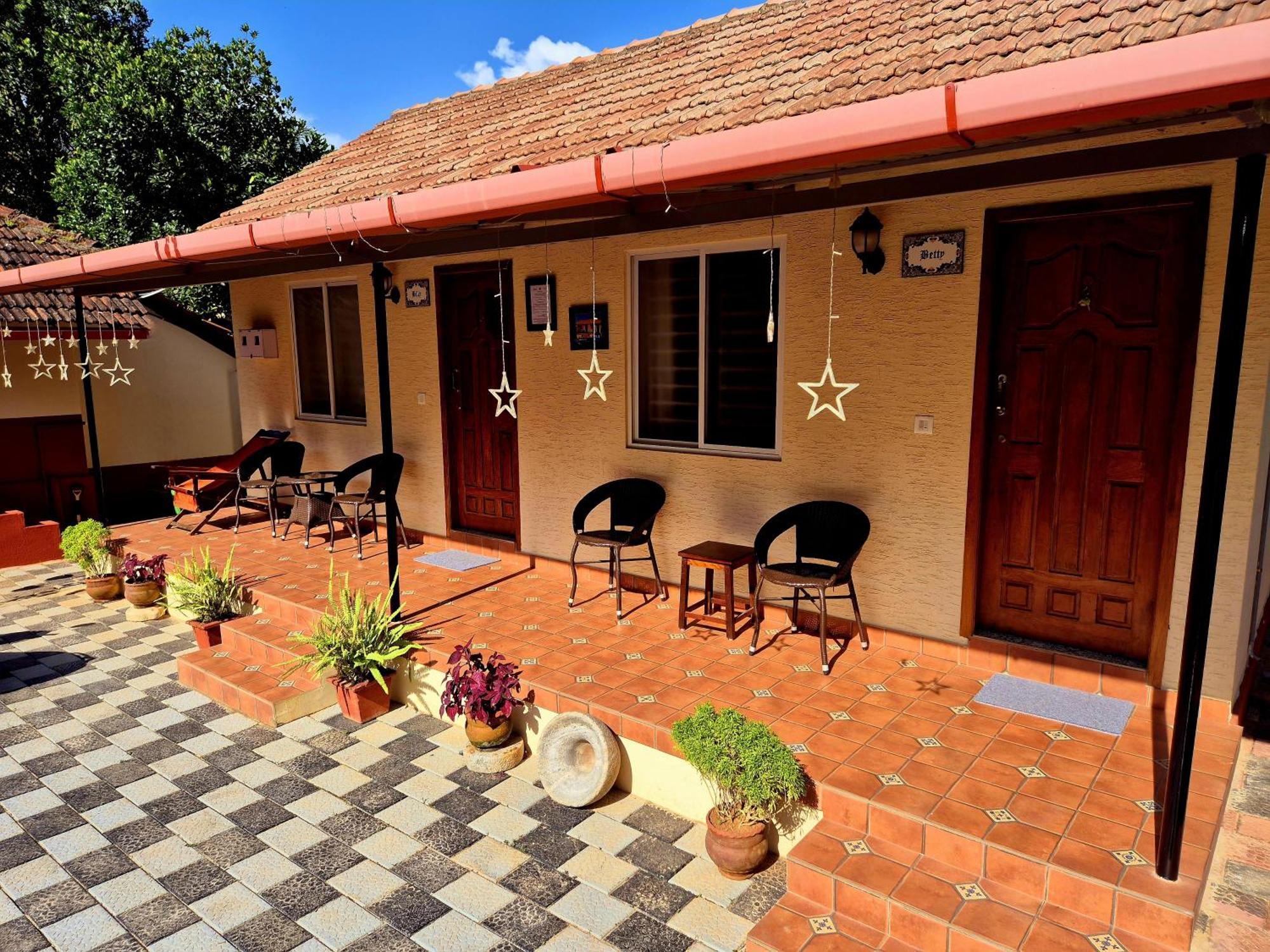 Sunny Smiles Homestay Mangalore Exterior foto